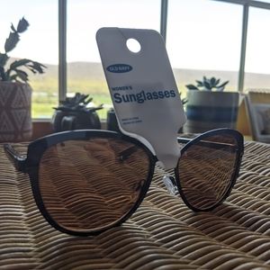 Old Navy Women's Sunglasses